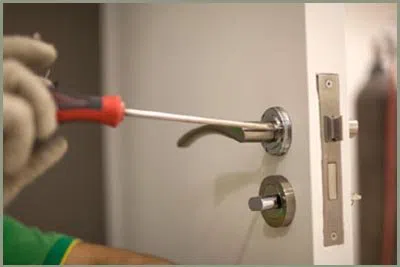 Locksmith Solution Services San Dimas, CA 909-252-7136 - 68-44-8